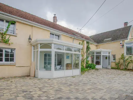Maison avec piscine, animaux OK - 12 pers., Gite 12 personnes à Saint Hilaire sous Romilly - Photo 9