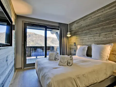 Appartement skis aux pieds, cheminée, conciergerie 5* - Photo 9