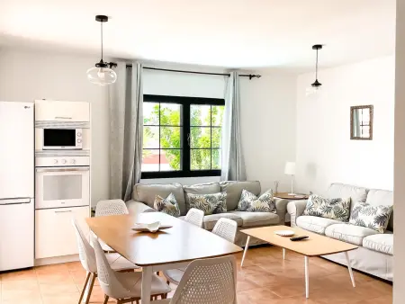 Villa Confort avec Piscine Privée, Proche Plages et Commerces à Corralejo - Photo 3