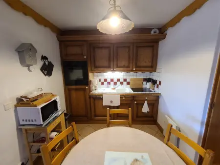 Appartement 3 pièces cosy, 6 personnes, près de la piscine et du ski bus, parking inclus. - Photo 2