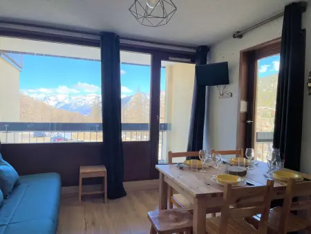 Charmant Studio 4 Pers avec Balcons, Parking et Accès Direct aux Pistes – Montgenèvre - Photo 2