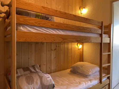 Charmant Studio 4 Pers avec Balcons, Parking et Accès Direct aux Pistes – Montgenèvre - Photo 3