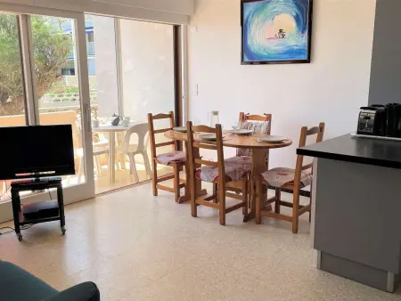 Appartement T2 en Bord de Mer avec Terrasse et Parking à Port-la-Nouvelle, 5 Couchages - Photo 3