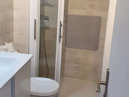 Appartement T2 en Bord de Mer avec Terrasse et Parking à Port-la-Nouvelle, 5 Couchages - Photo 7