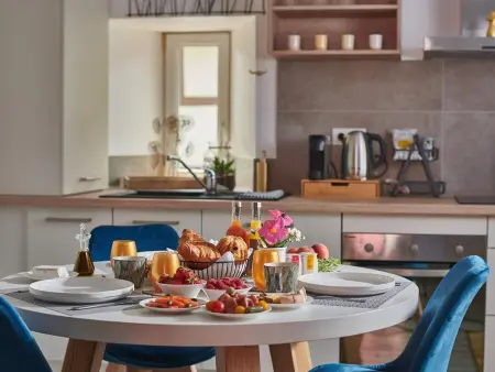 Suite Or avec Sauna Privatif et Cuisine Équipée - Idéale pour un Séjour Relaxant en Alsace - Photo 1