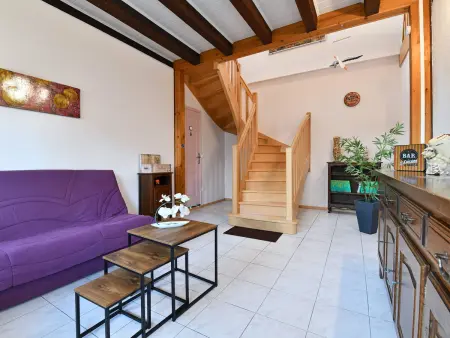 Gîte convivial avec terrasse abritée, 3 chambres, cuisine équipée, espace détente, proche autoroutes et pistes cyclables. - Photo 4