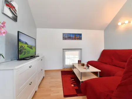 Gîte convivial avec terrasse abritée, 3 chambres, cuisine équipée, espace détente, proche autoroutes et pistes cyclables. - Photo 12