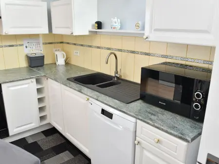 Gîte convivial avec terrasse abritée, 3 chambres, cuisine équipée, espace détente, proche autoroutes et pistes cyclables. - Photo 15