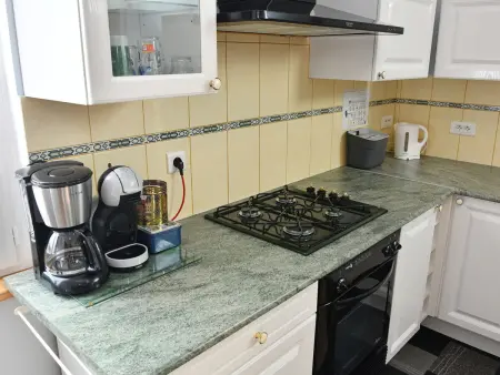 Gîte convivial avec terrasse abritée, 3 chambres, cuisine équipée, espace détente, proche autoroutes et pistes cyclables. - Photo 16