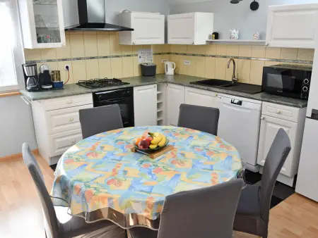 Gîte convivial avec terrasse abritée, 3 chambres, cuisine équipée, espace détente, proche autoroutes et pistes cyclables. - Photo 18