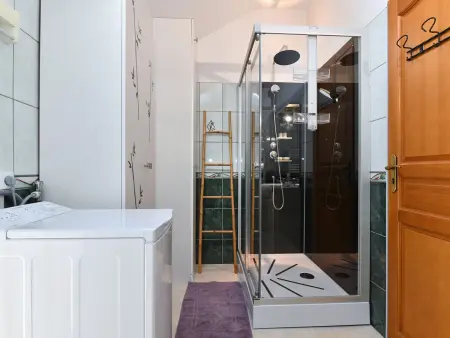 Gîte convivial avec terrasse abritée, 3 chambres, cuisine équipée, espace détente, proche autoroutes et pistes cyclables. - Photo 19