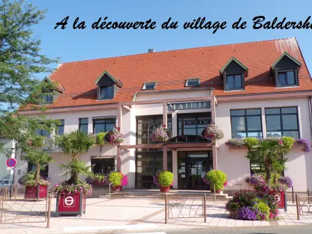 Gîte convivial avec terrasse abritée, 3 chambres, cuisine équipée, espace détente, proche autoroutes et pistes cyclables. - Photo 23