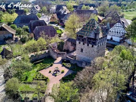 Gîte convivial avec terrasse abritée, 3 chambres, cuisine équipée, espace détente, proche autoroutes et pistes cyclables. - Photo 25