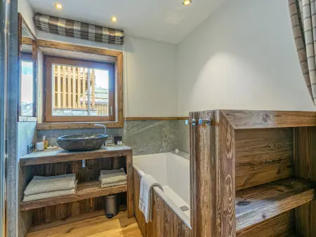 Bel appartement de standing dans résidence neuve au pied des pistes à Val-d'Isère - Photo 13