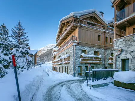 Bel appartement de standing dans résidence neuve au pied des pistes à Val-d'Isère - Photo 16