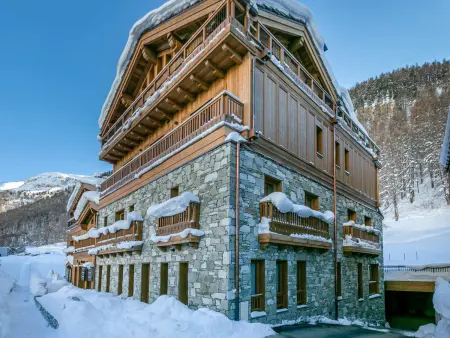 Bel appartement de standing dans résidence neuve au pied des pistes à Val-d'Isère - Photo 17