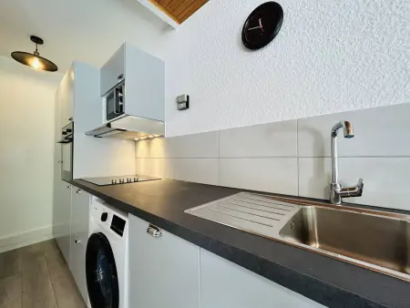 Studio Cabine Rénové avec Balcon et Parking Près des Pistes – La Salle-les-Alpes - Photo 2