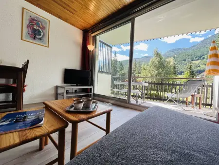 Studio Cabine Rénové avec Balcon et Parking Près des Pistes – La Salle-les-Alpes - Photo 5