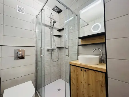 Studio Cabine Rénové avec Balcon et Parking Près des Pistes – La Salle-les-Alpes - Photo 10