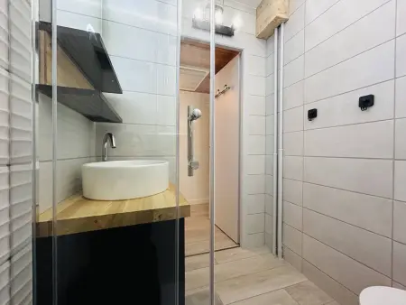 Studio Cabine Rénové avec Balcon et Parking Près des Pistes – La Salle-les-Alpes - Photo 11