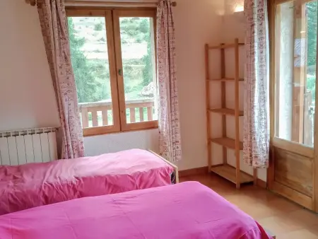 Chalet spacieux 6 pièces avec cheminée, barbecue, près des pistes, parking privé - Photo 4