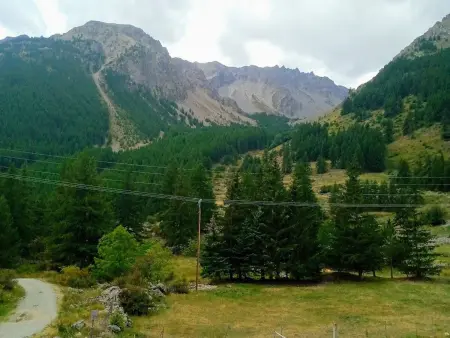 Chalet spacieux 6 pièces avec cheminée, barbecue, près des pistes, parking privé - Photo 14