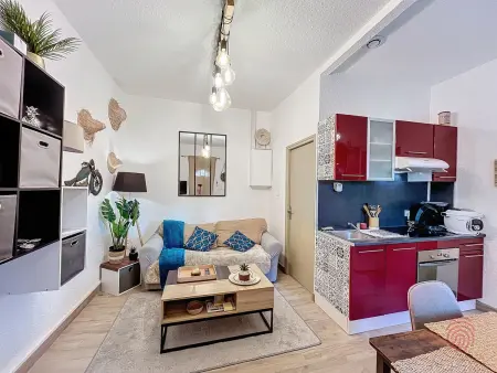 Appartement F2 avec terrasse, climatisation et proche des Thermes - Lamalou-les-Bains - Photo 2