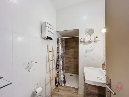 Appartement F2 avec terrasse, climatisation et proche des Thermes - Lamalou-les-Bains - Photo 13