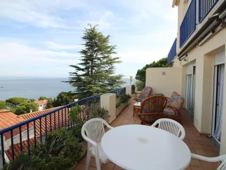Appartement lumineux avec grande terrasse et parking - Photo 2