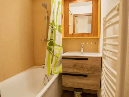 Appartement 2 Pièces pour 4 Personnes proche des Pistes avec Parking - Photo 7