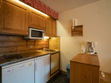 Studio pour 4 pers avec balcon exposé sud, parking couvert, WIFI, proche télésiège et navettes - Photo 3