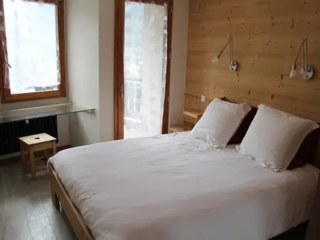 Appartement rénové 2 chambres, centre station, WIFI - Photo 3