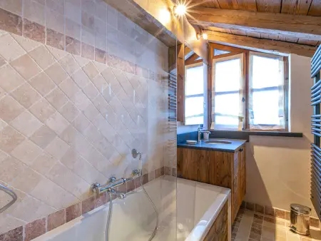 Duplex luxueux avec sauna, cheminée et parking à Val-d'Isère - Photo 10