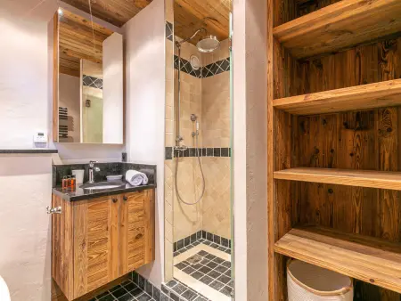 Duplex luxueux avec sauna, cheminée et parking à Val-d'Isère - Photo 12
