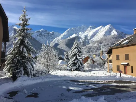 Chalet spacieux · 9 pers · Terrasse & Jardin · Parking privatif - Photo 11