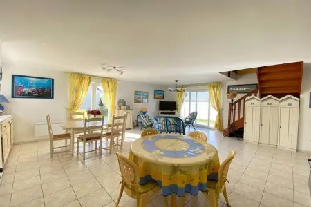 Holiday home in Hauteville Sur Mer, Maison en Normandie proche Plage - Photo 2