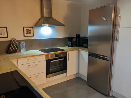 Appartement rénové et spacieux au centre village avec Wifi inclus - Photo 2
