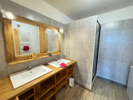 Appartement de Charme à La Salle-les-Alpes · Accès Pistes · Wifi Inclus - Photo 3