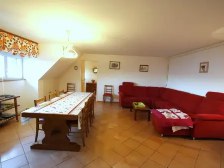 Maison familiale à Orbey, 3 chambres, parking privé, espace vert, jeux pour enfants - Photo 1