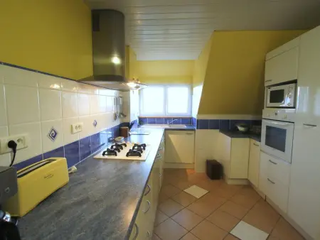 Maison familiale à Orbey, 3 chambres, parking privé, espace vert, jeux pour enfants - Photo 3