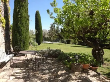 Le Mas dormant, Magnifique Mas avec piscine, clim et grand jardin - Photo 2