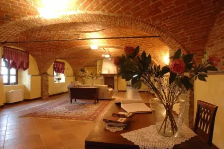Nizza Bilo Ventuno Ventidue, Manoir à Nizza Monferrato avec piscine - Photo 2