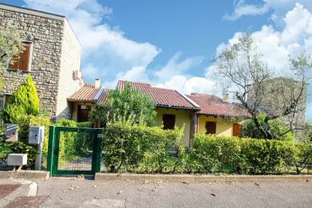 Maison de vacances moderne avec piscine à Moniga del Garda - Photo 2
