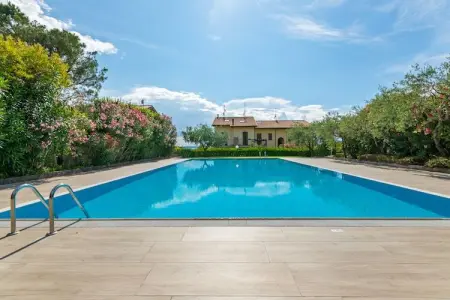 Bardolino Trentanove, Maison à Bardolino avec piscine et vue sur lac - Photo 8