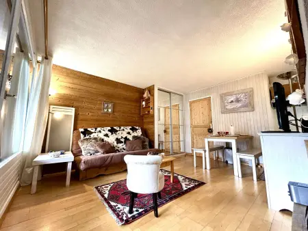 Studio cabine à Méribel, 4 personnes, terrasse sud, parking privé, casier à skis, lave-linge - Photo 1