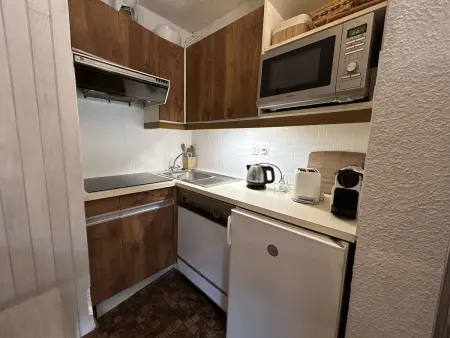 Studio cabine à Méribel, 4 personnes, terrasse sud, parking privé, casier à skis, lave-linge - Photo 2
