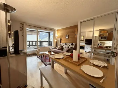 Studio cabine à Méribel, 4 personnes, terrasse sud, parking privé, casier à skis, lave-linge - Photo 7