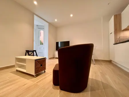 Appartement lumineux 2 pièces, cœur de Saint-Jean-de-Luz, proche plage et commerces, avec WIFI - Photo 2