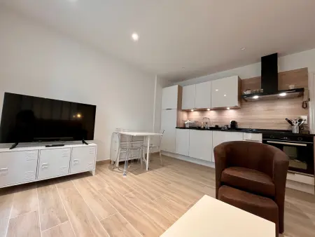 Appartement lumineux 2 pièces, cœur de Saint-Jean-de-Luz, proche plage et commerces, avec WIFI - Photo 3