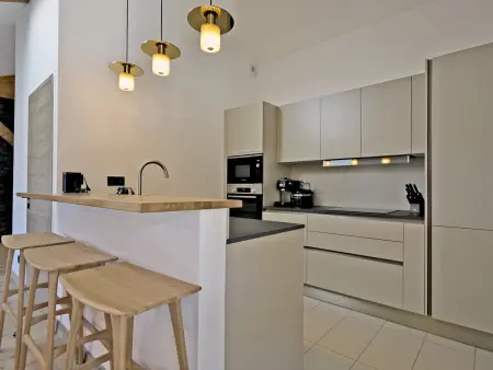 Appartement rénové avec ski aux pieds, 4 chambres et prestations incluses à Courchevel - Photo 4